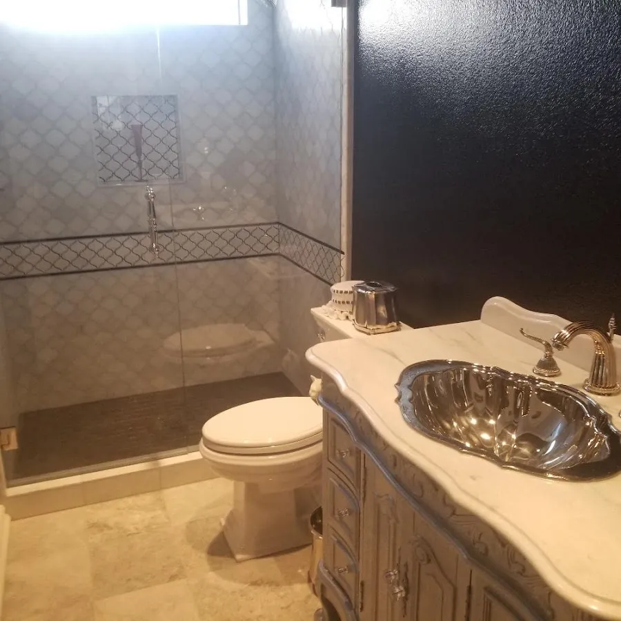 Professional plumbing work and bathroom remodeling in Chalco